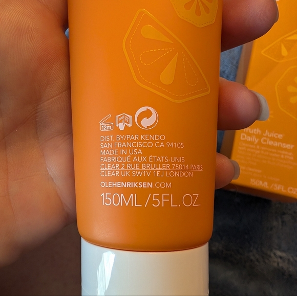 OLEHENRIKSEN Truth Juice Daily Cleanser 5 fl.oz. 150mL - Picture 13 of 14